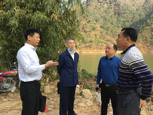 羅主任到飛霞風景區(qū)調(diào)研安全生產(chǎn)、消防及疫情防控工作1.jpg
