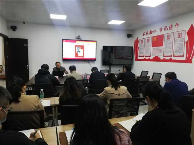 5、11月30日，市科技局會(huì)議室、主持人王立燊，主講人劉年強(qiáng)，主題：“習(xí)近平新時(shí)代中國特色社會(huì)主義思想”宣講，參會(huì)人員：全局黨員、干部職工25人.jpg