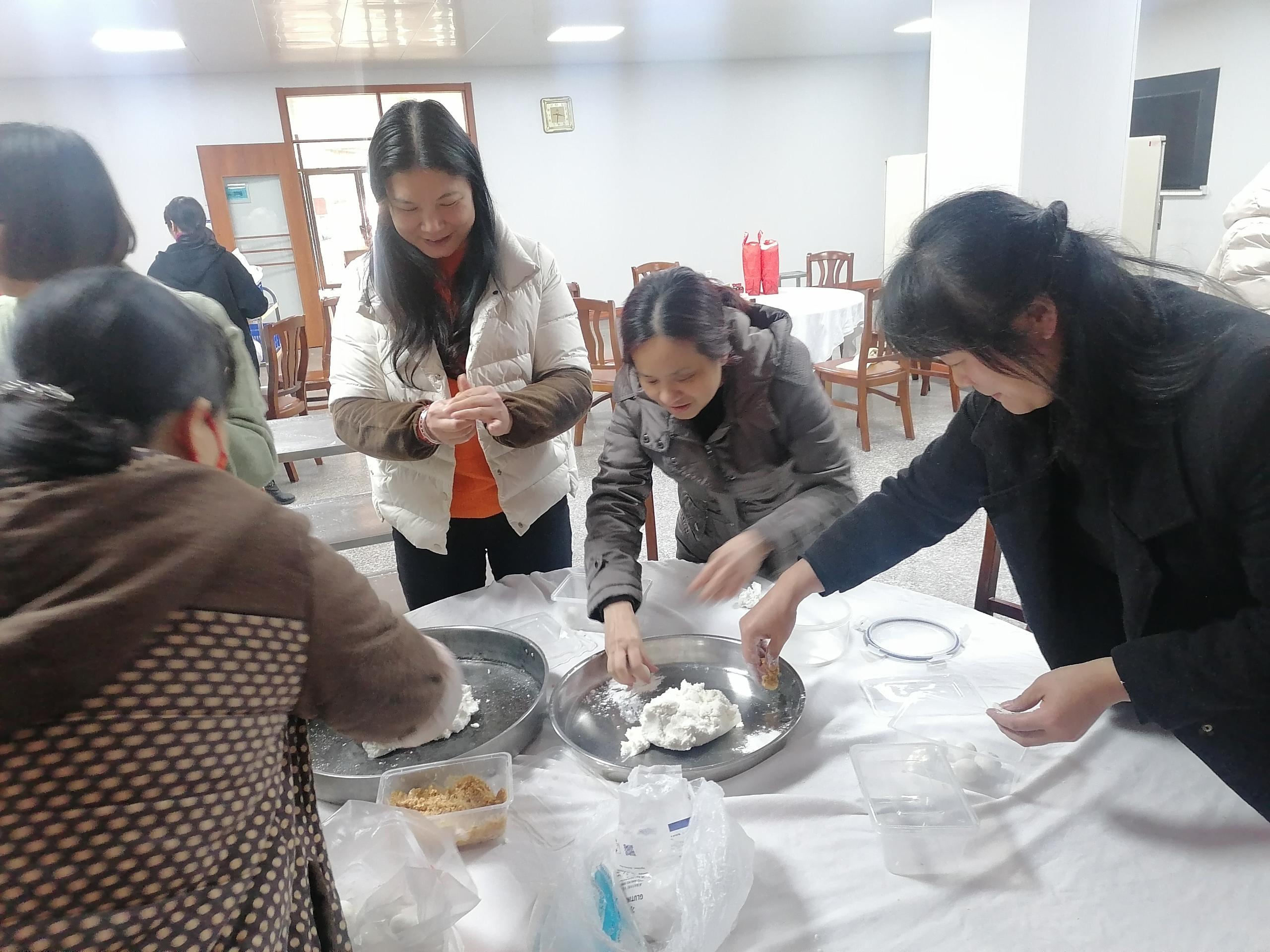 2022年2月14日，清遠(yuǎn)市林業(yè)局在一樓飯?zhí)媒M織開展“我們的節(jié)日&middot;元宵”活動(dòng) (3).jpg